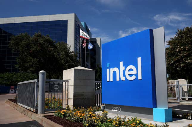 Image for article titled Intel could make massive cuts to its workforce. The stock rises 5%