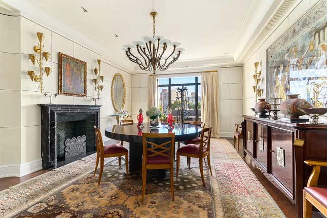 Image for article titled Look inside Scarlett Johansson and Colin Jost’s $13 million penthouse