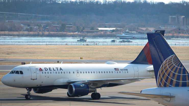 Image for Delta Air Lines is sending a warning about the economy