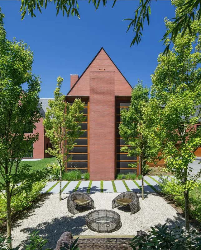 Image for article titled Look inside Mark Zuckerberg&#39;s $23 million Washington mansion