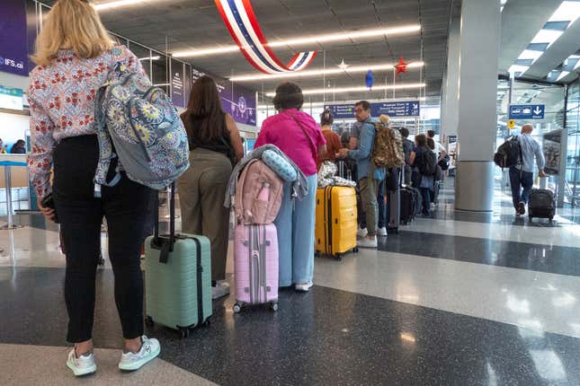 Image for article titled The 8 most chaotic airports in America