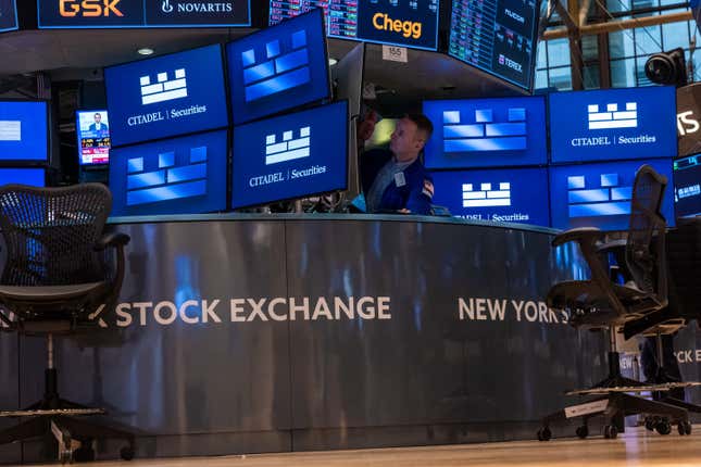 Image for article titled IMF slashes U.S. economic forecast, saying the trade war will 'significantly slow global growth'