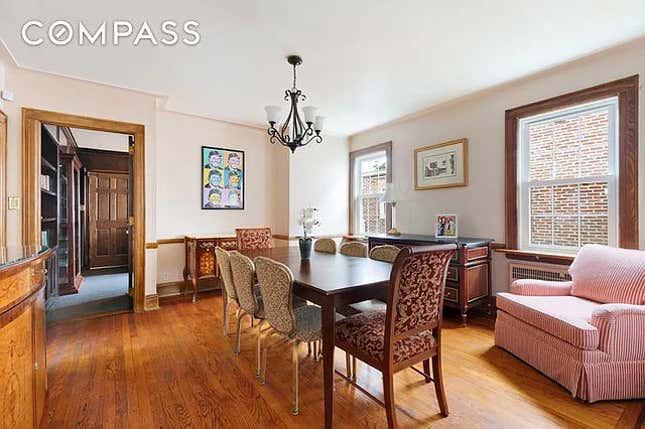 Image for article titled Trump&#39;s childhood home sells for a 61% loss — feral cats not included