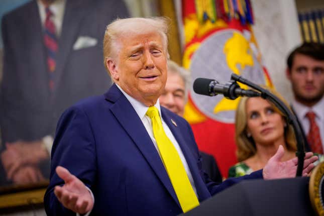 Image for article titled Trump's economic approval ratings have never been worse