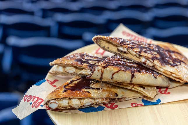 Image for article titled From puffy tacos to cotton-candy fries, here are 10 new menu items at major league ballparks