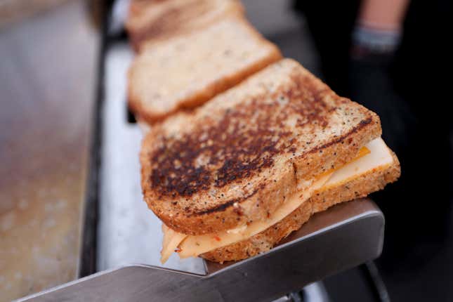 Image for article titled 7 gourmet versions of classic comfort foods you need to try